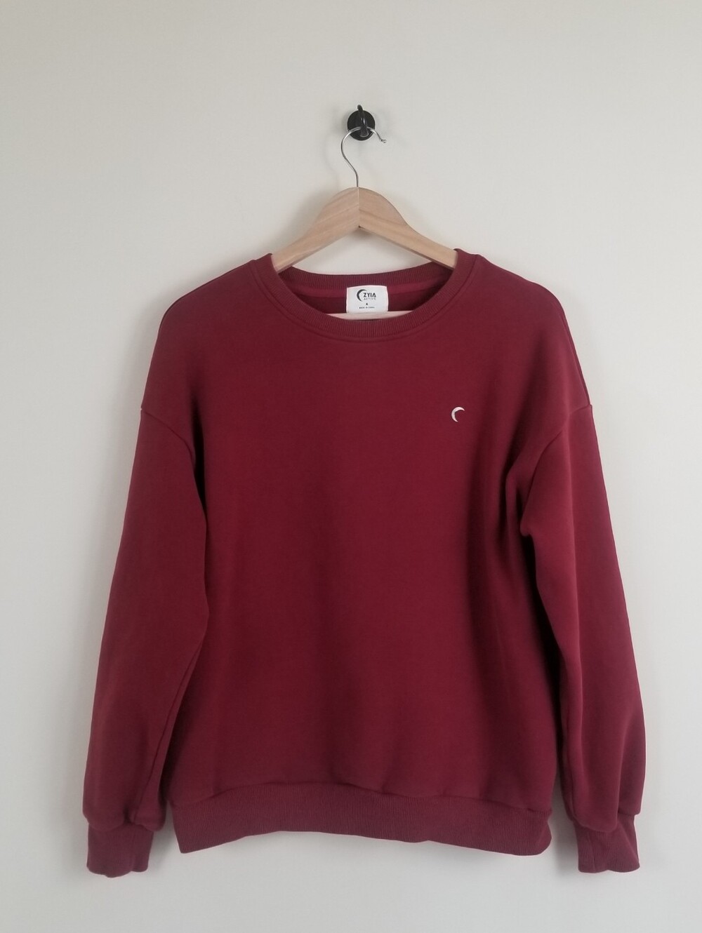 Zyia Sweatshirt Medium